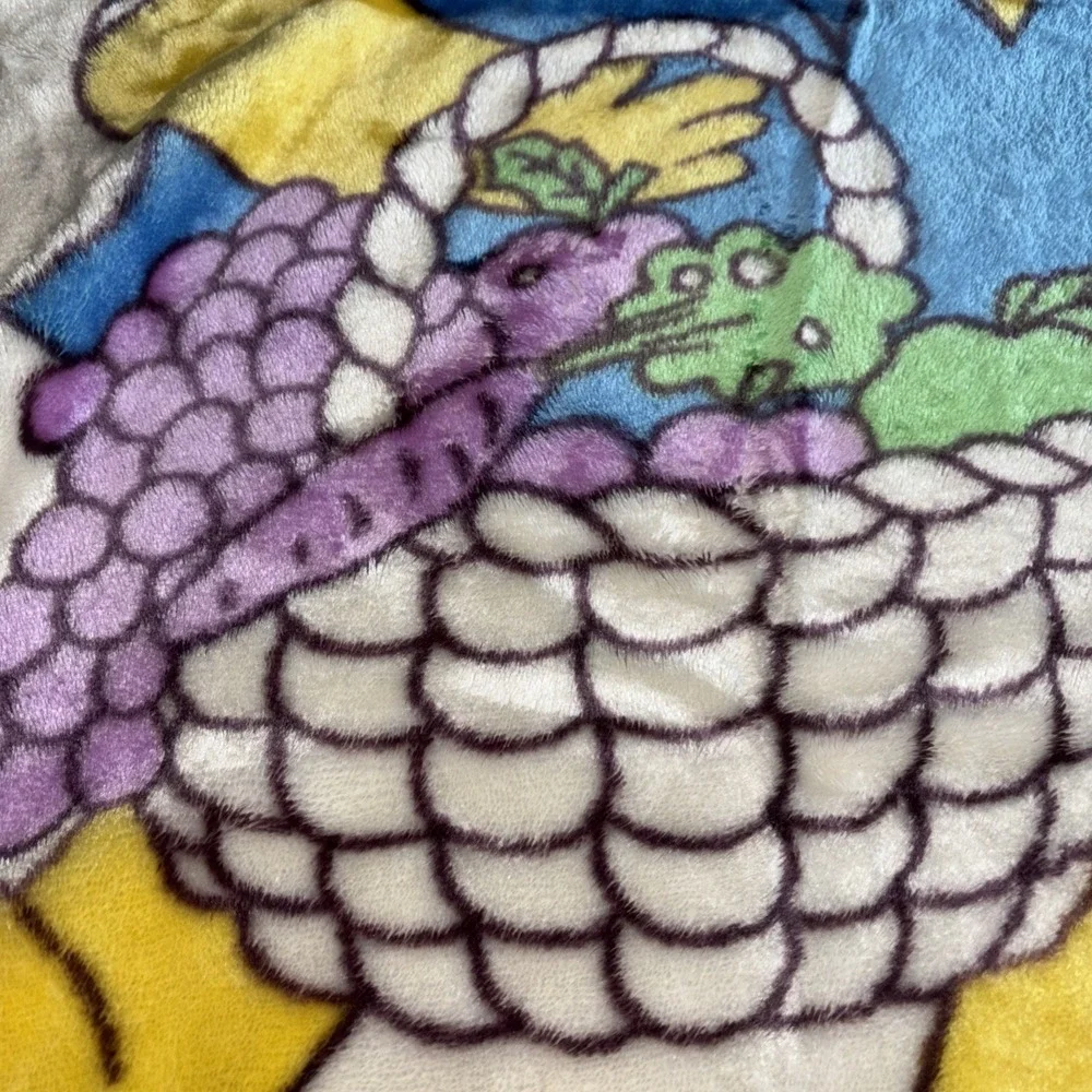 Vtg‎ Winnie the Pooh Hip Hop Honey Pot Basket Blanket Throw Thick Plush 54